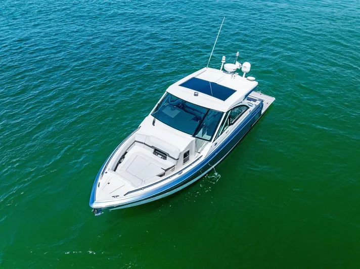 Motorboatin Yacht Photos Pics 2021 Formula 380SSX MOTORBOATIN