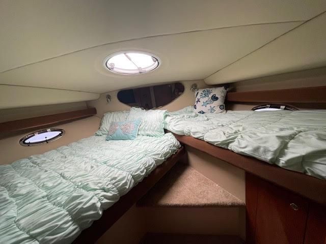 2006 Cruisers Yachts 385 Motoryacht