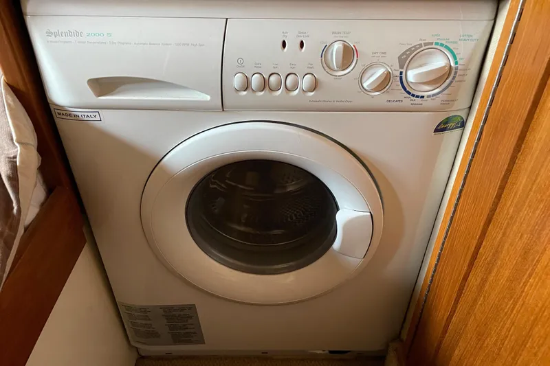  Yacht Photos Pics Splendide 2000 S washer in 2007 Fathom Yachts 40, compact laundry solution.