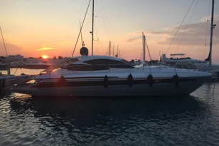 2002 Pershing 52'