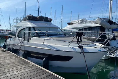 2023 Beneteau Antares 11 Fly