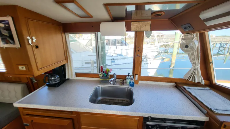 Maia Yacht Photos Pics 