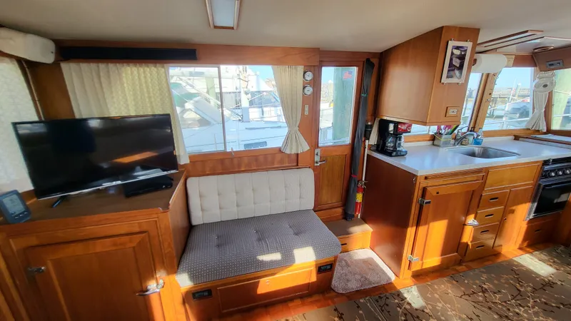 Maia Yacht Photos Pics 