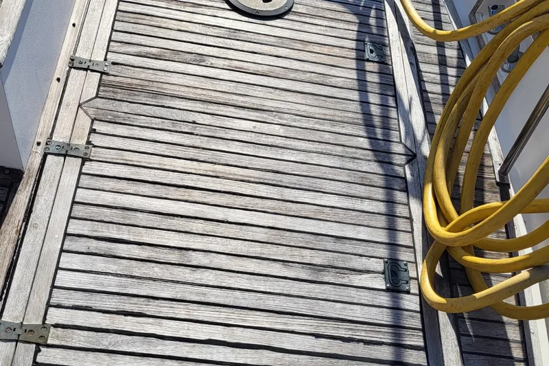 Maia Yacht Photos Pics 