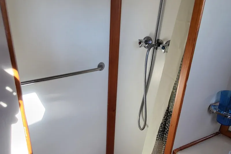 Maia Yacht Photos Pics 