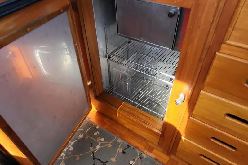 Maia Yacht Photos Pics 