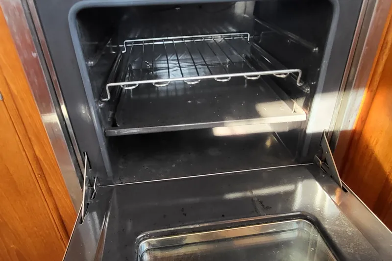 Maia Yacht Photos Pics 