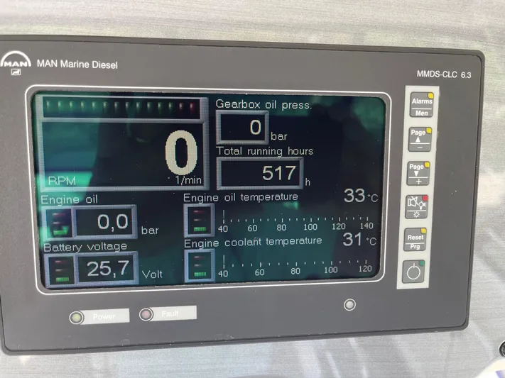  Yacht Photos Pics 2008 Sea Ray 58 Sedan engine display showing 517 running hours and various temperature readings.
