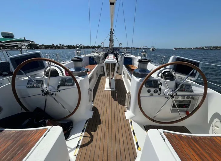 Cygnus Yacht Photos Pics 