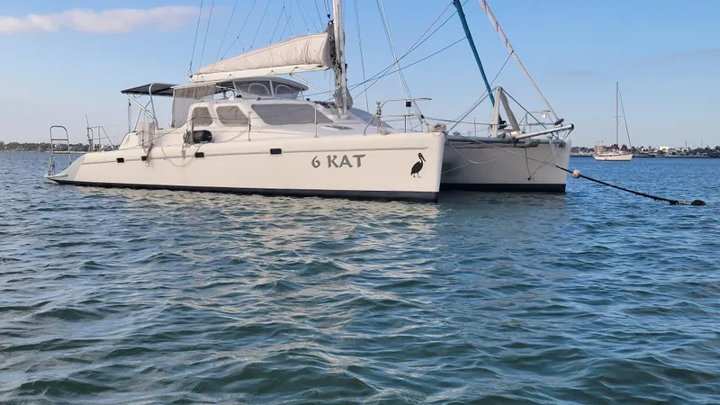 6 Kat Yacht Photos Pics 