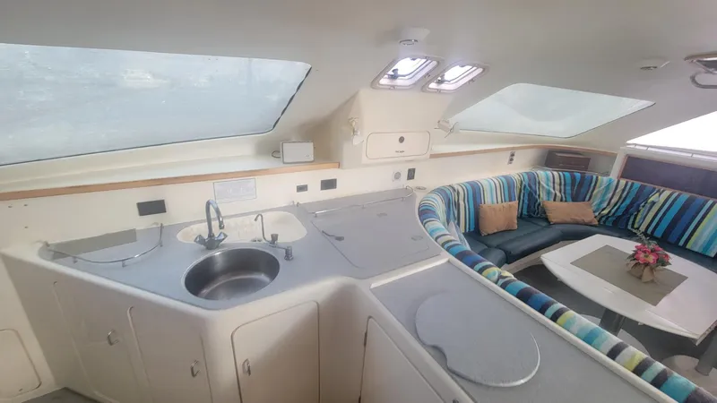 6 Kat Yacht Photos Pics 