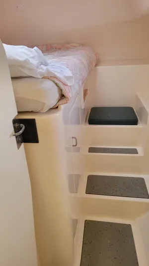 6 Kat Yacht Photos Pics 