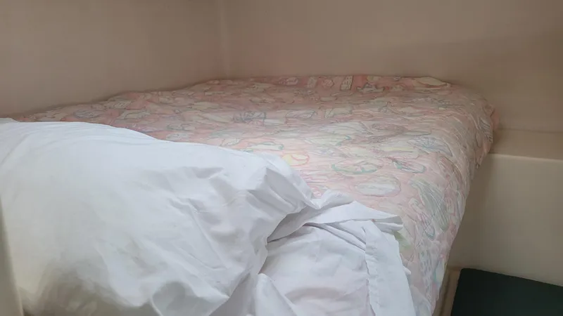 6 Kat Yacht Photos Pics 