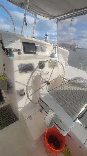 6 Kat Yacht Photos Pics 