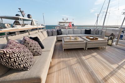 Yacht