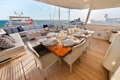 Yacht
