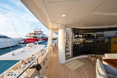 Yacht