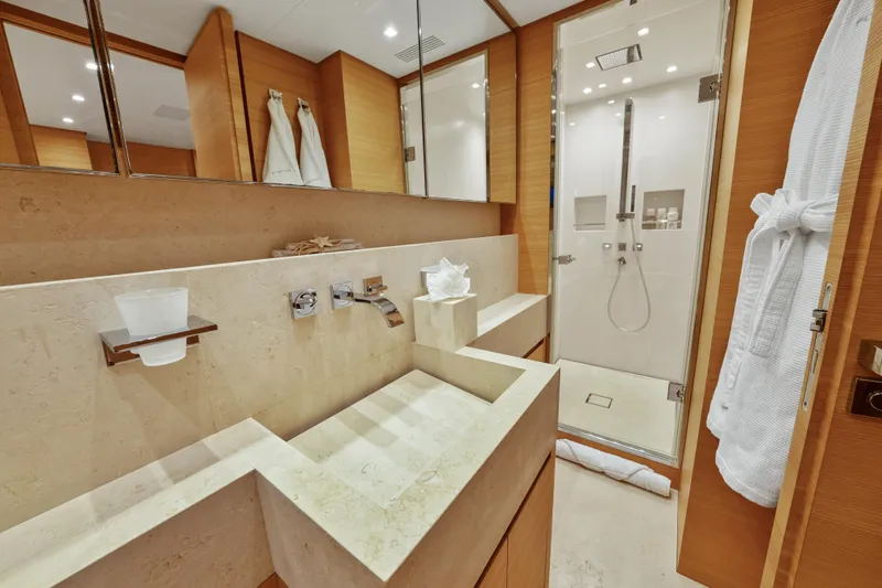 Fontana Yacht Photos Pics 