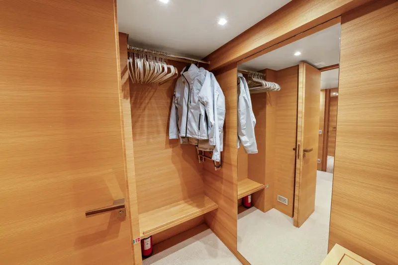 Fontana Yacht Photos Pics 