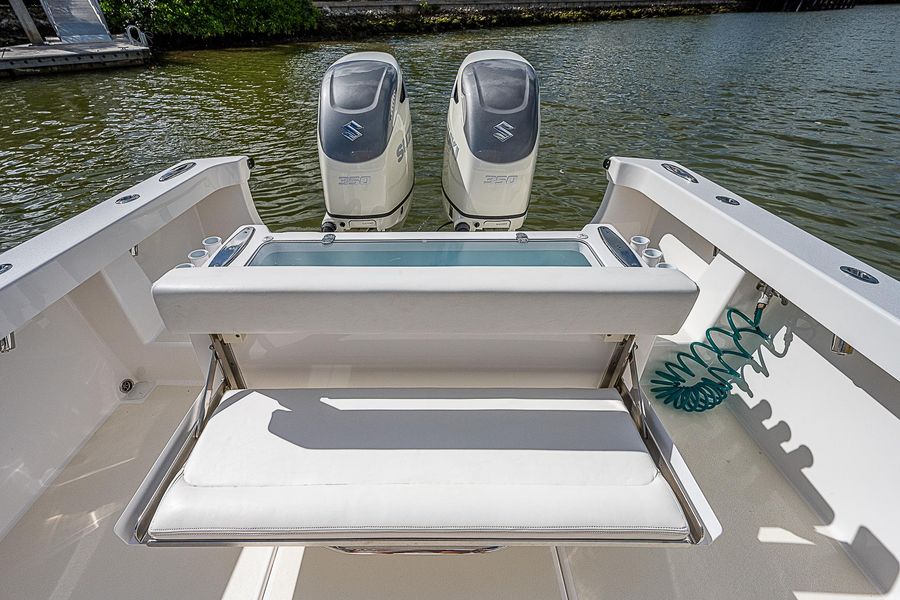 2020 Albury Brothers 33 Center Console
