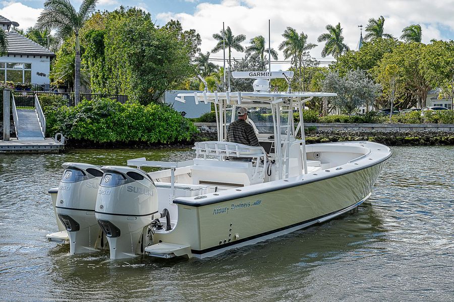 2020 Albury Brothers 33 Center Console