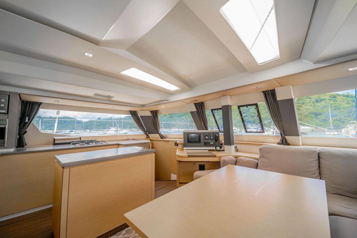 2016 Fountaine Pajot 49 