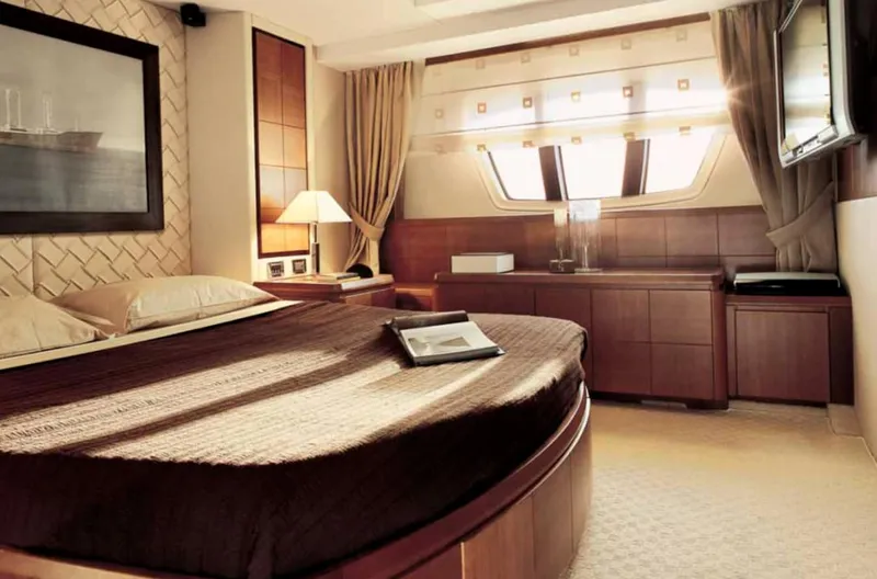 Sort Yacht Photos Pics 