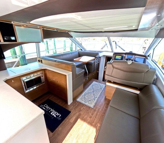 2016 Cruisers Yachts 45 