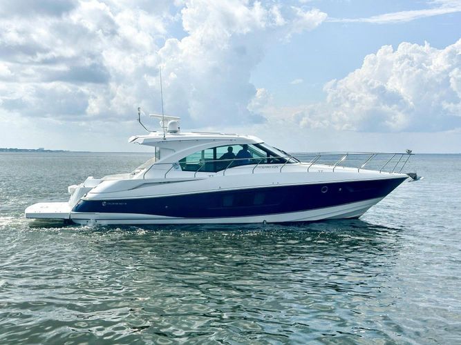 2016 Cruisers Yachts 45 
