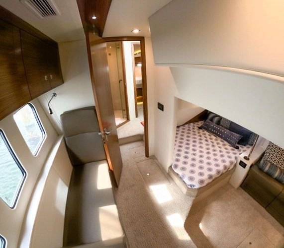 2016 Cruisers Yachts 45 