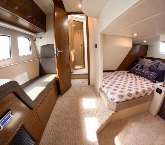 2016 Cruisers Yachts 45 