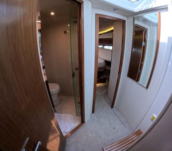 2016 Cruisers Yachts 45 