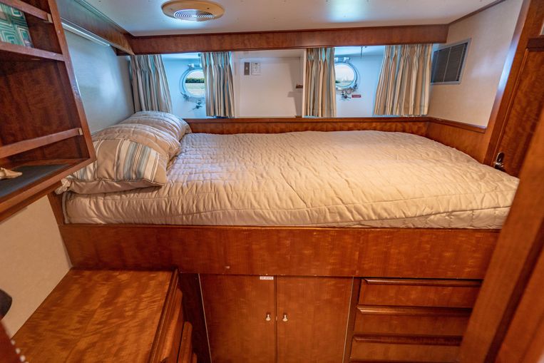 1977-85-feadship-85