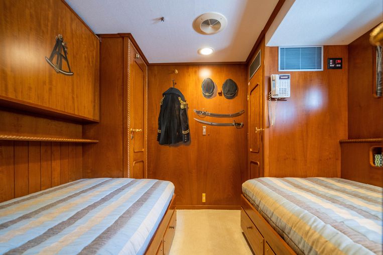 1977-85-feadship-85