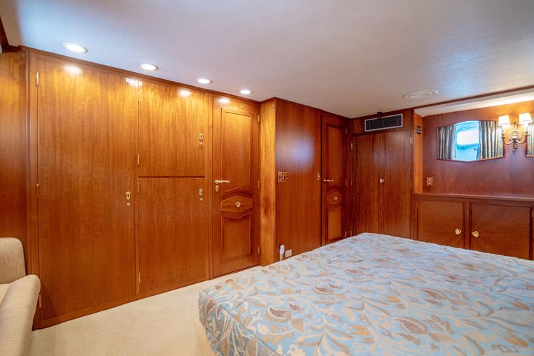 1977-85-feadship-85