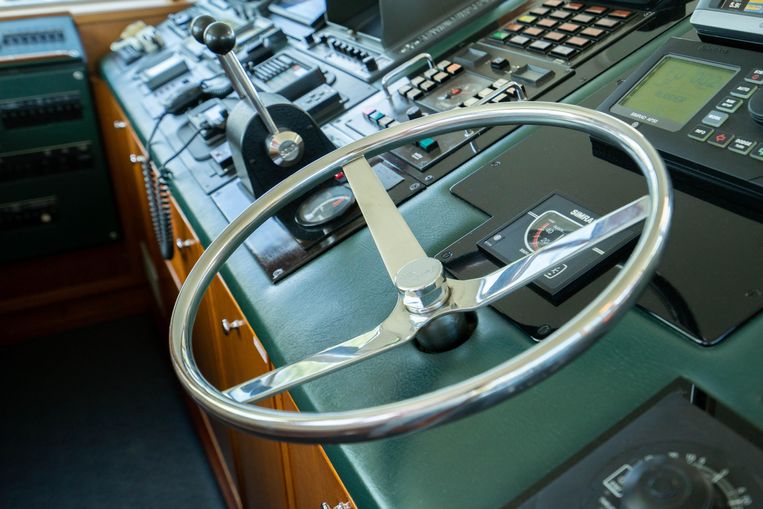 1977-85-feadship-85