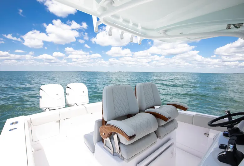  Yacht Photos Pics Leaning Post