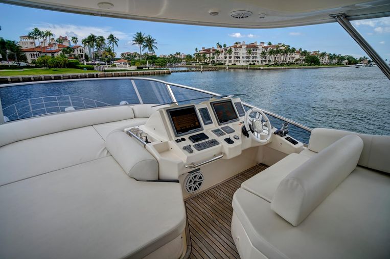 2012-70-azimut-70
