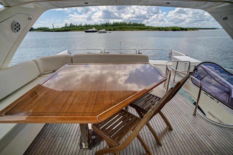 2012-70-azimut-70