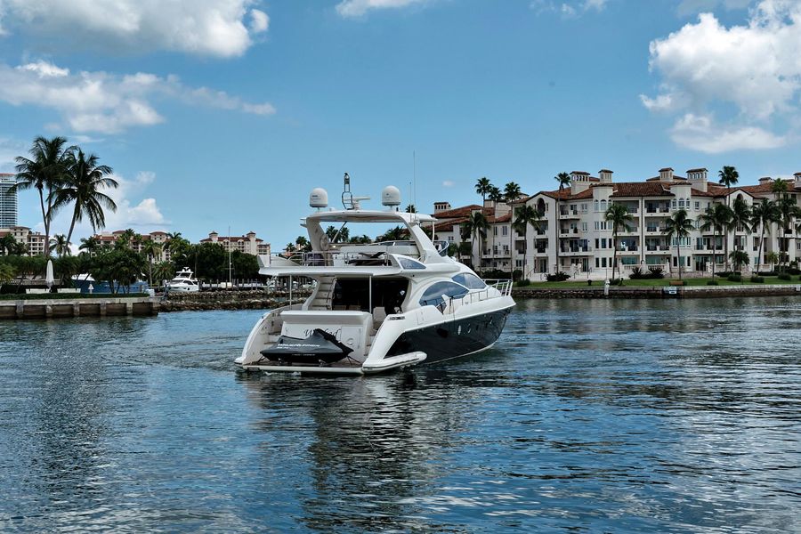 2012 Azimut 70