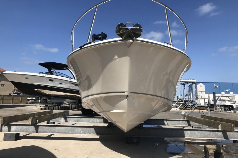 2021 Boston Whaler 325 Conquest