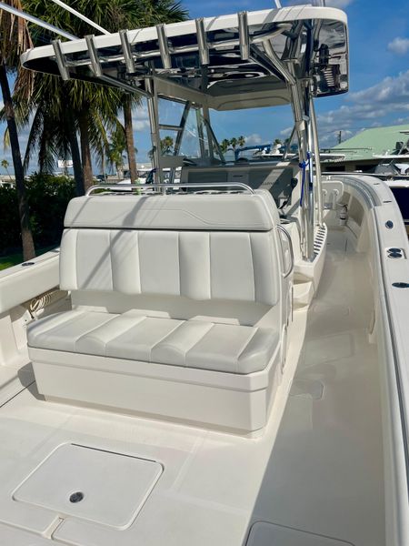 2018 Invincible 39 Open Fisherman