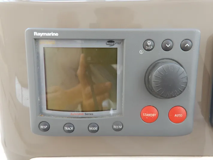 Yacht Photos Pics Raymarine autopilot control panel on 2008 Cruisers Yachts 460 Express.
