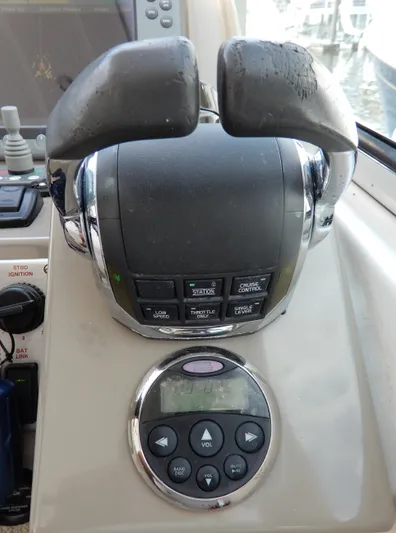  Yacht Photos Pics Throttle controls on a 2008 Cruisers Yachts 460 Express dashboard.