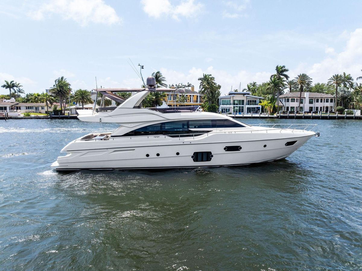 2015 Ferretti Yachts 69 