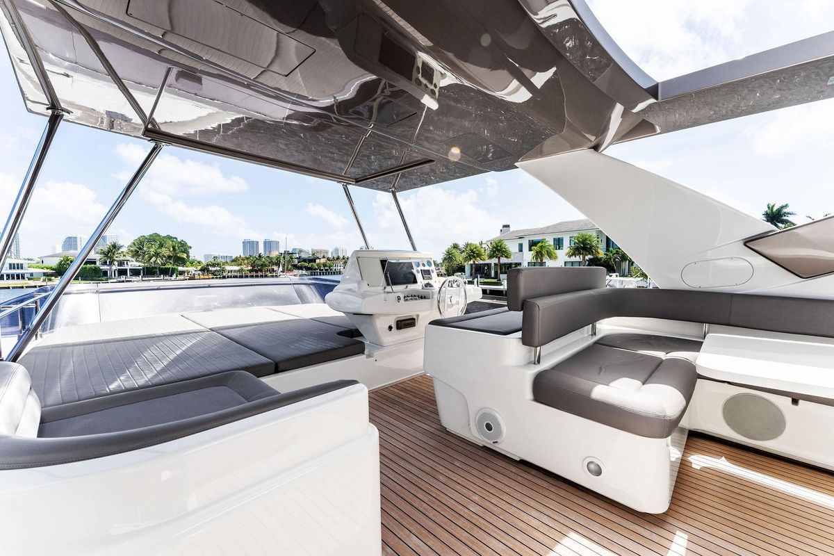 2015 Ferretti Yachts 69 
