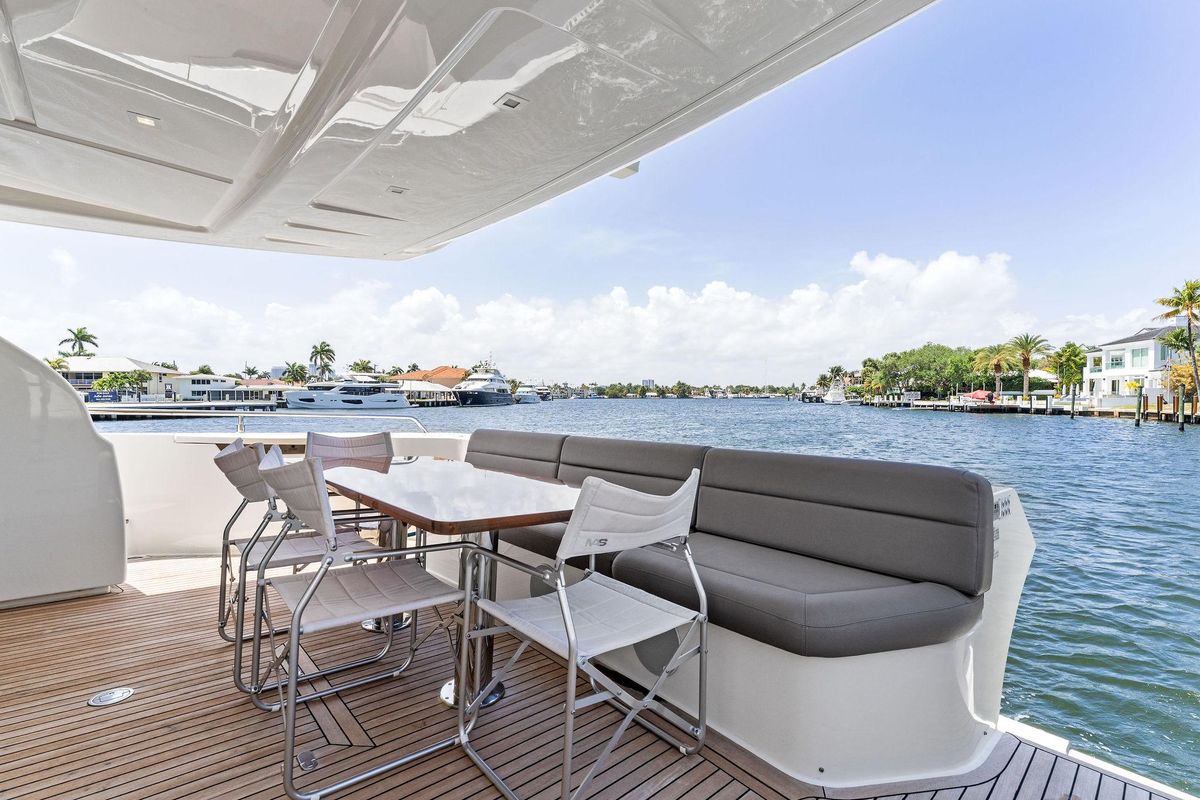 2015 Ferretti Yachts 69 