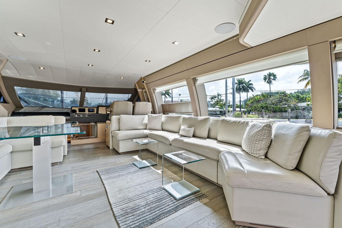 2015 Ferretti Yachts 69 
