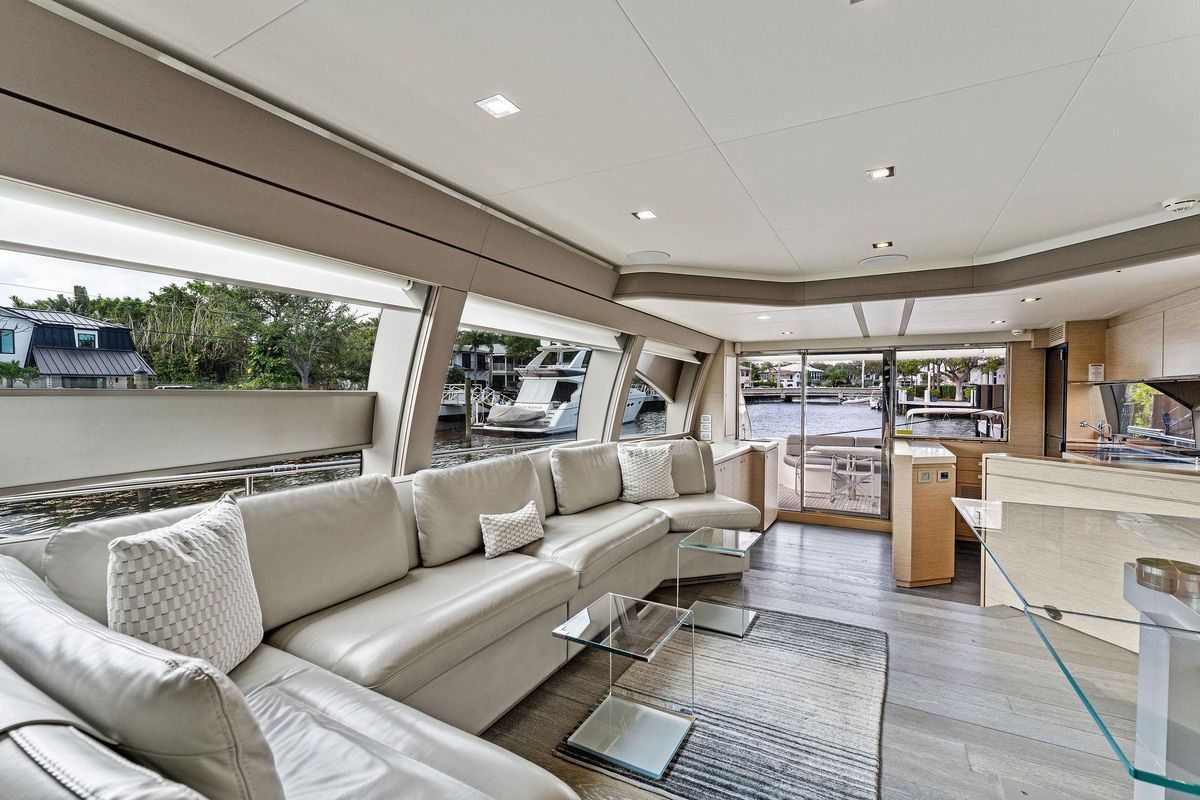 2015 Ferretti Yachts 69 