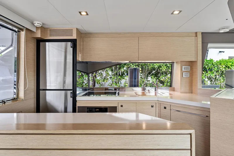 Blue Abalone Yacht Photos Pics 